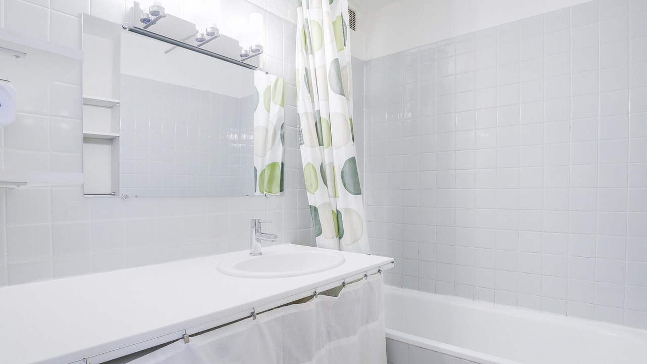 Photo of Bathroom in Arc-1600