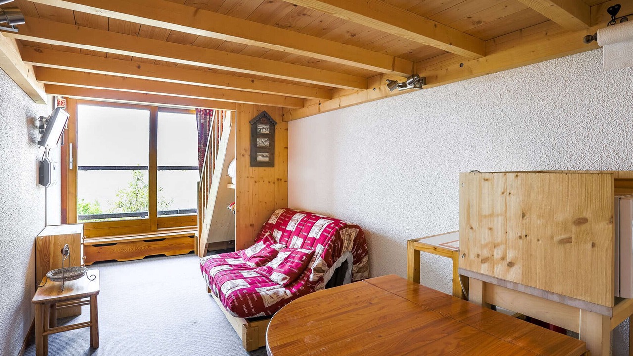 Photo of Others in Arc-1600