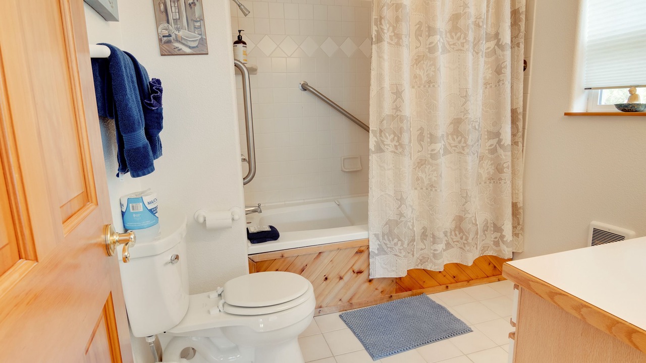 Photo of Bathroom in Bayshore