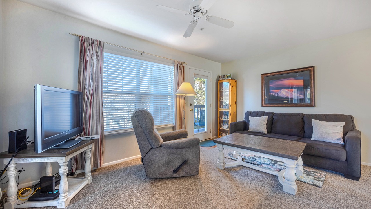 Photo of Livingroom in Hood River