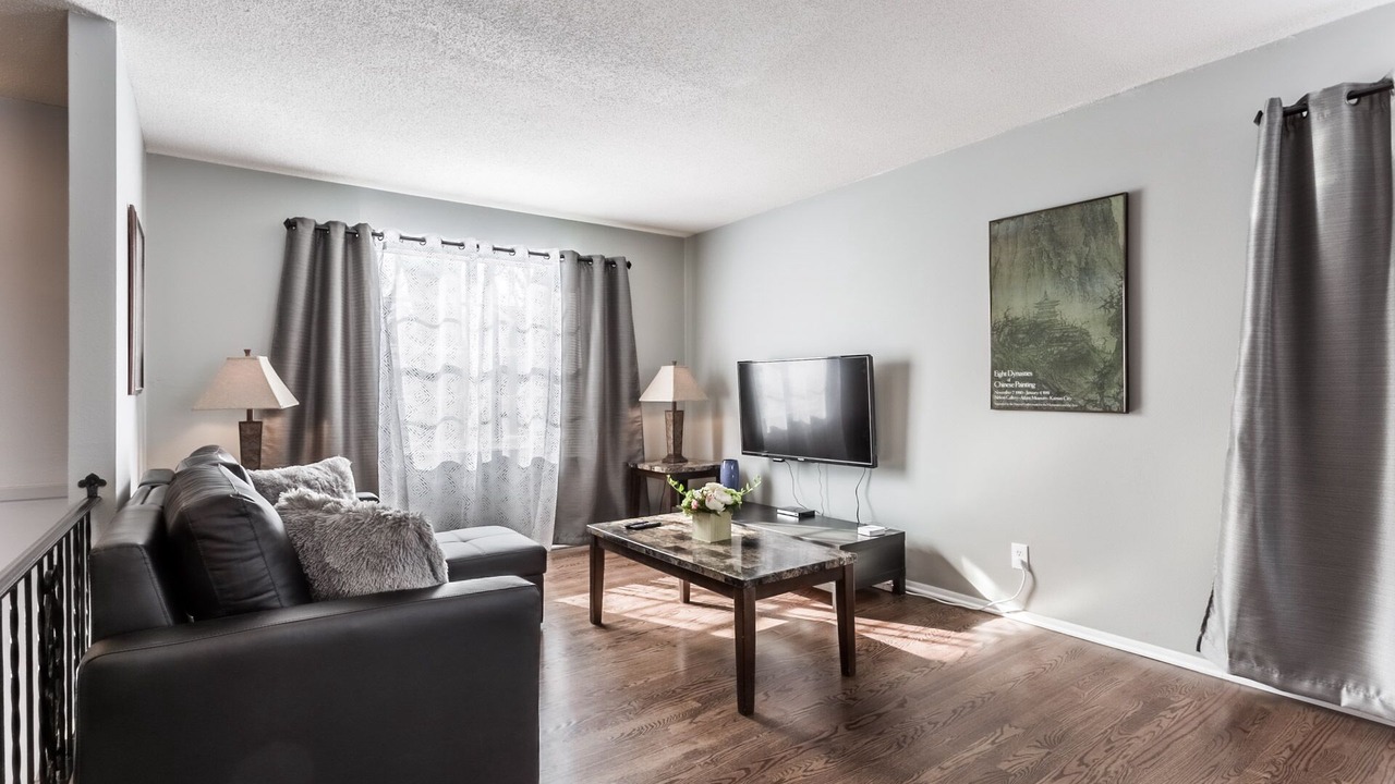 Photo of Livingroom in Lenexa