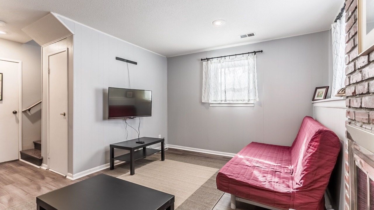 Photo of Livingroom in Lenexa