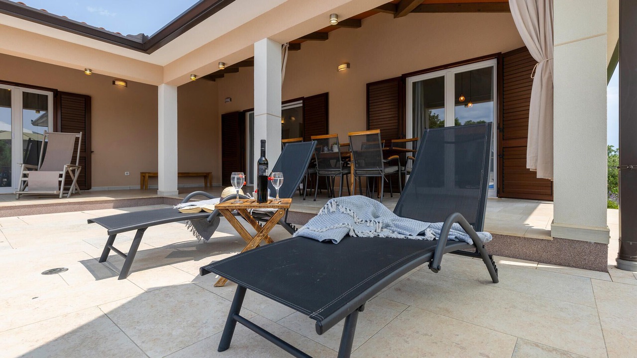 Photo of Outdoor in Rasa