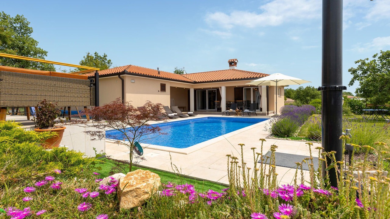 Photo of Outdoor in Rasa