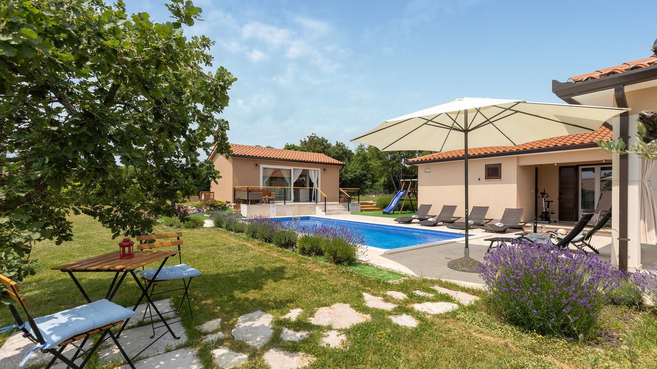 Photo of Outdoor in Rasa
