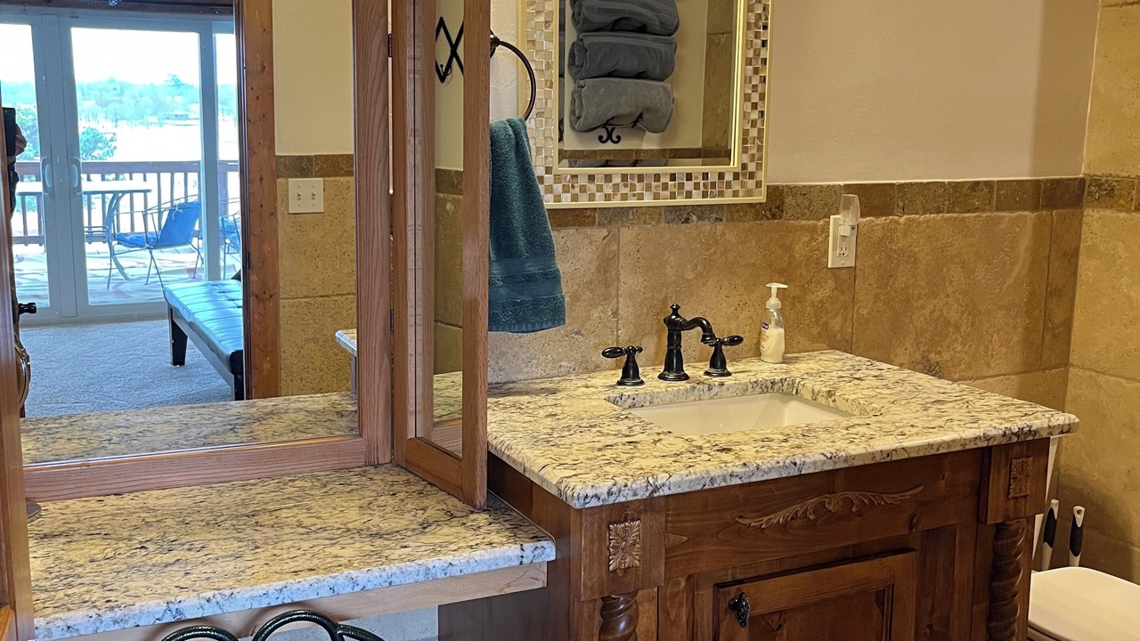 Photo of Bathroom in Porum