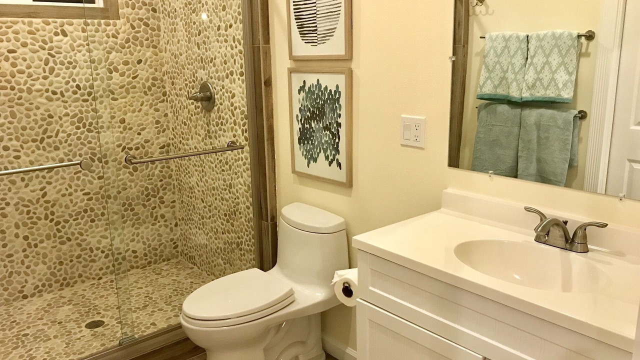 Photo of Bathroom in Waialee