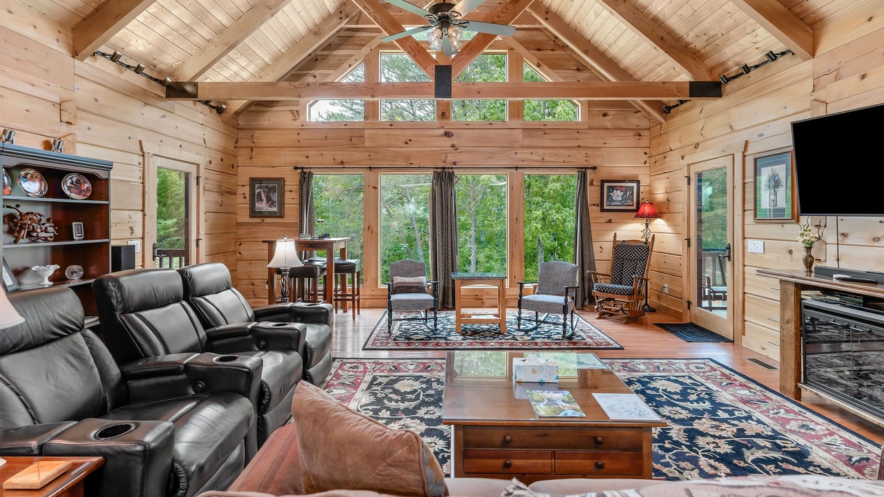 Photo of Livingroom in Rock Island