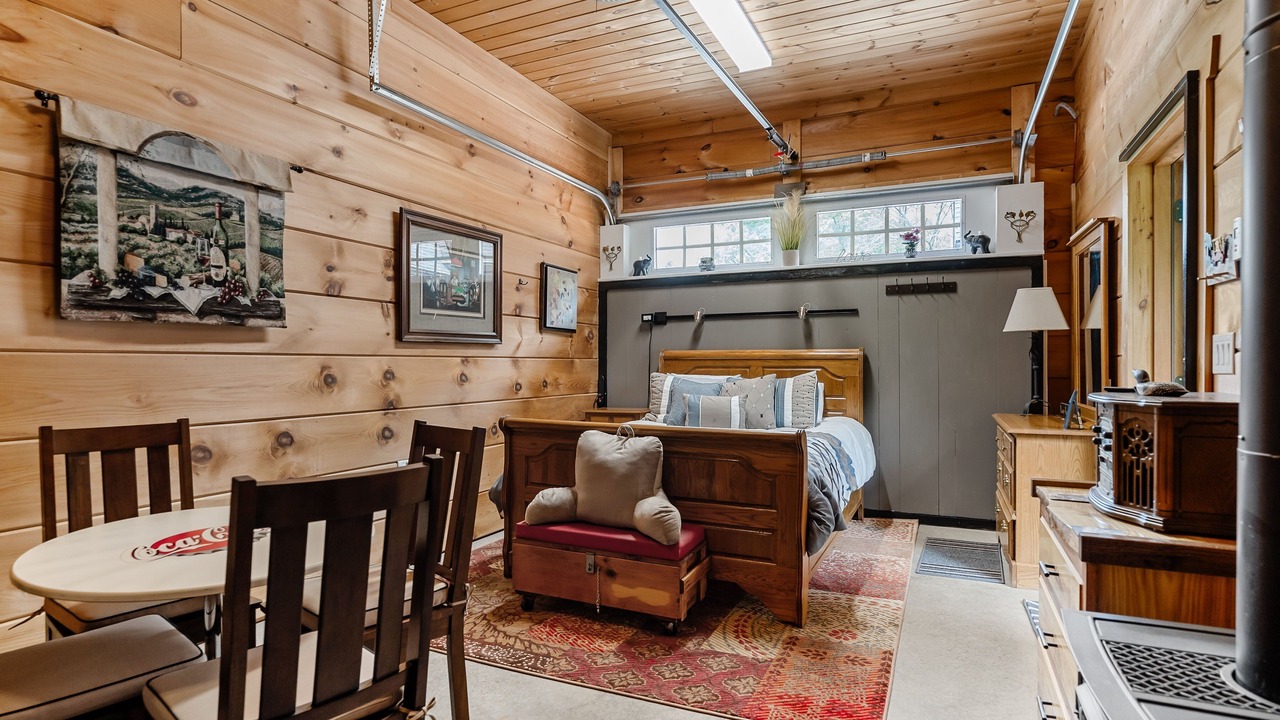 Photo of Bedroom in Rock Island