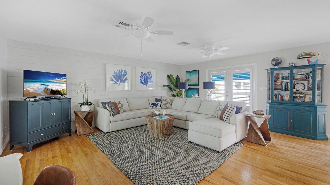 Photo of Livingroom in Truman Annex