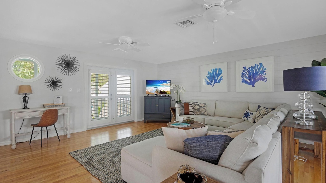 Photo of Livingroom in Truman Annex