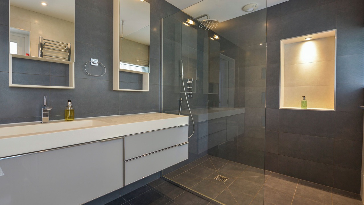 Photo of Bathroom in Seaton