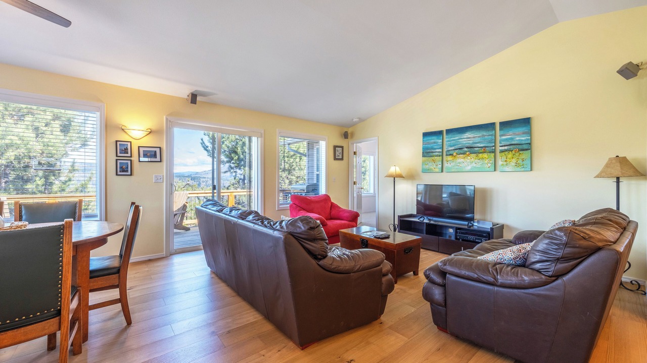 Photo of Livingroom in Hood River