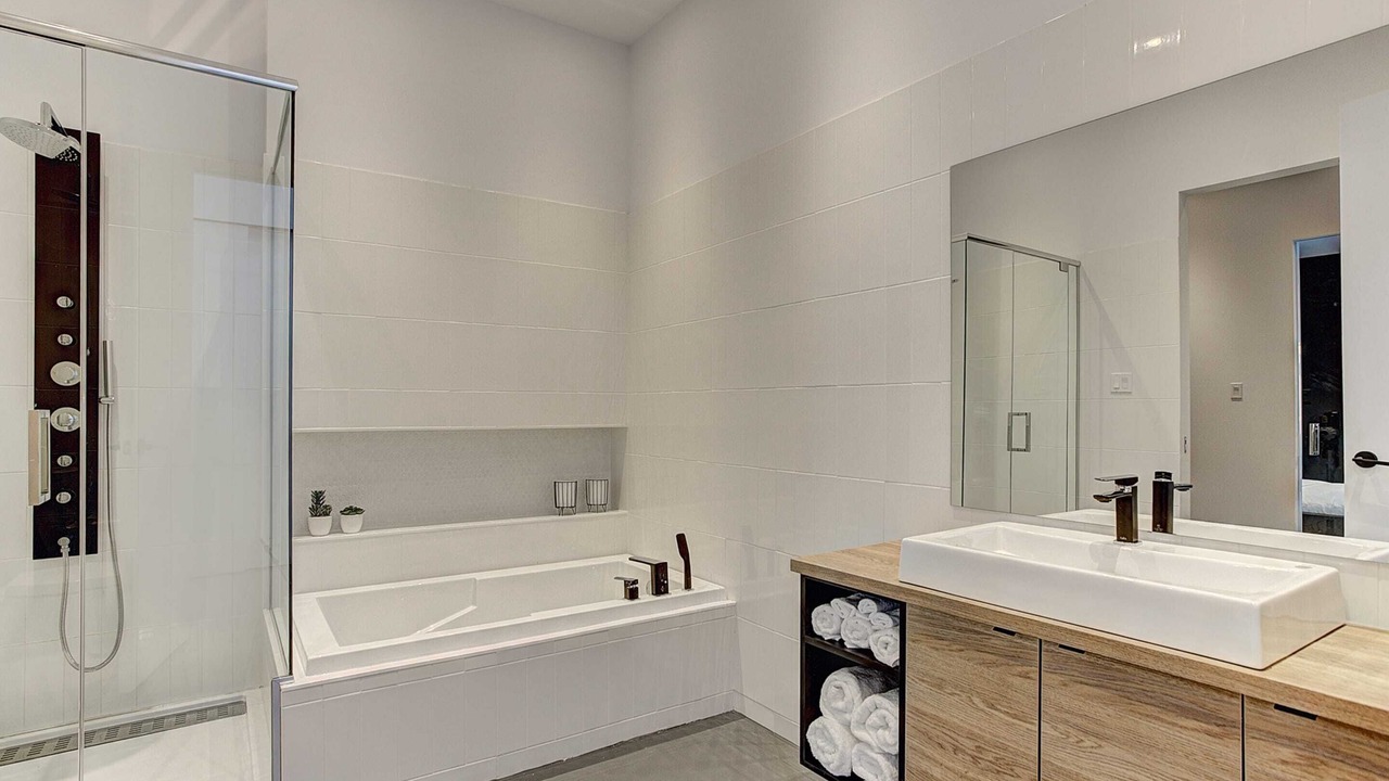 Photo of Bathroom in Pointe-Saint-Charles