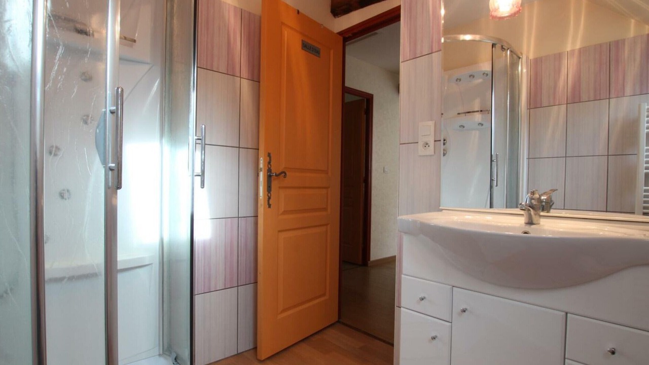 Photo of Bathroom in Saint-Sauveur-Lendelin