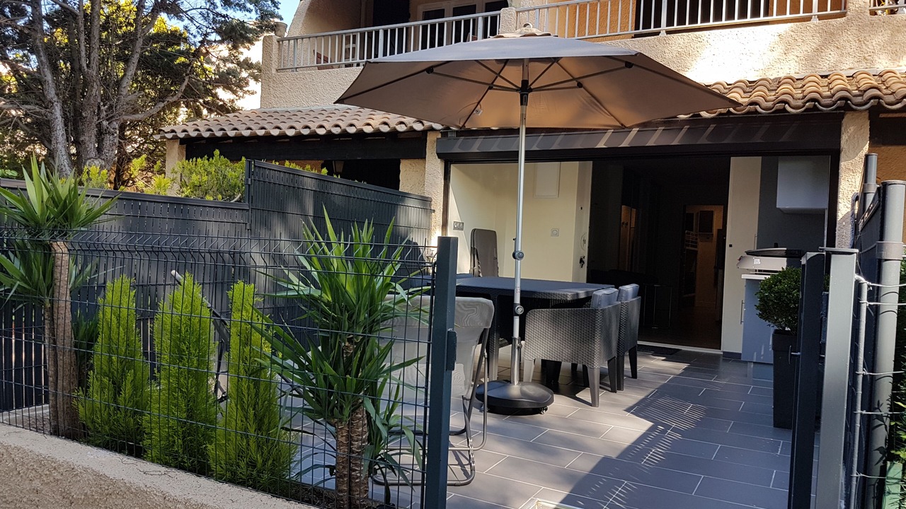Photo of Patio Balcony in Saint-Cyr-sur-Mer