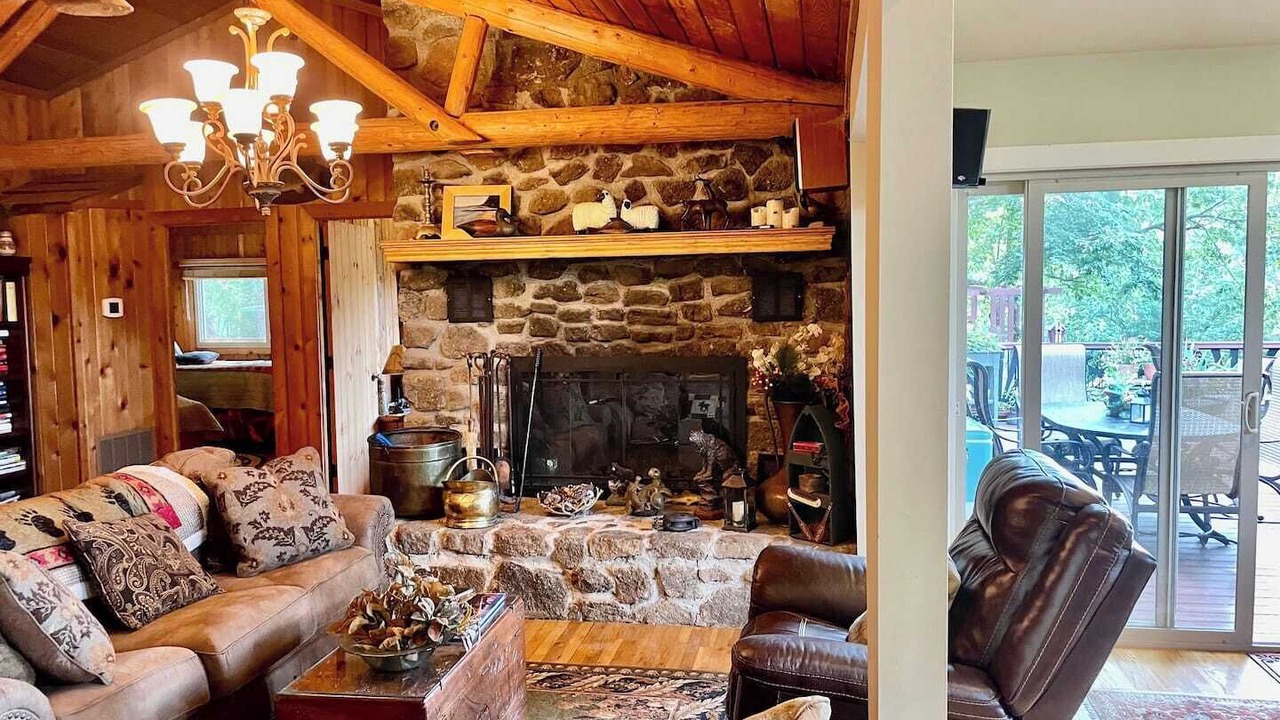 Photo of Livingroom in Huddleston