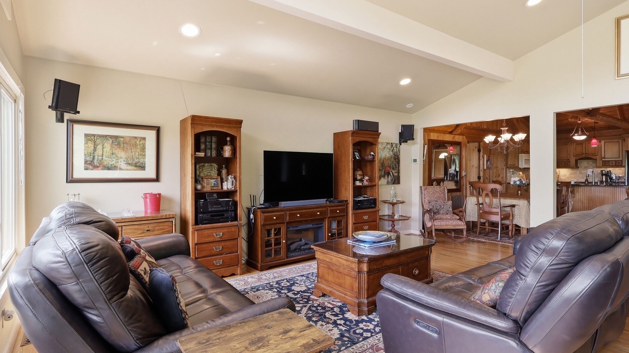 Photo of Livingroom in Huddleston