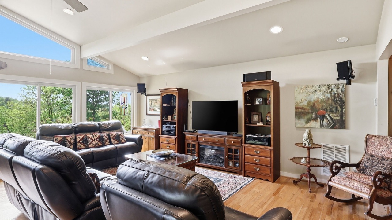 Photo of Livingroom in Huddleston