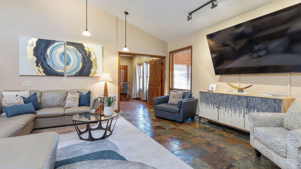 Photo of Bedroom in Branson Theater District