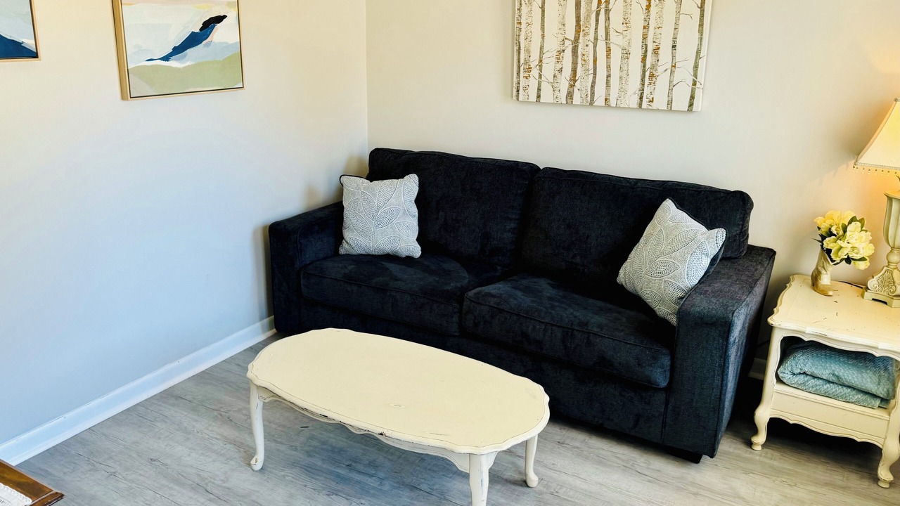 Photo of Livingroom in Cleveland