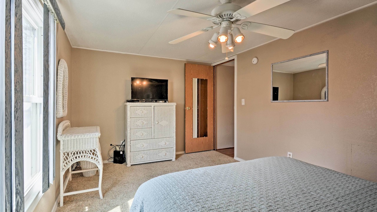Photo of Bedroom in Grove
