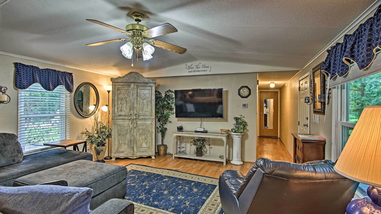 Photo of Bedroom in Grove
