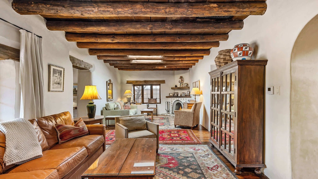 Photo of Livingroom in Historic Eastside