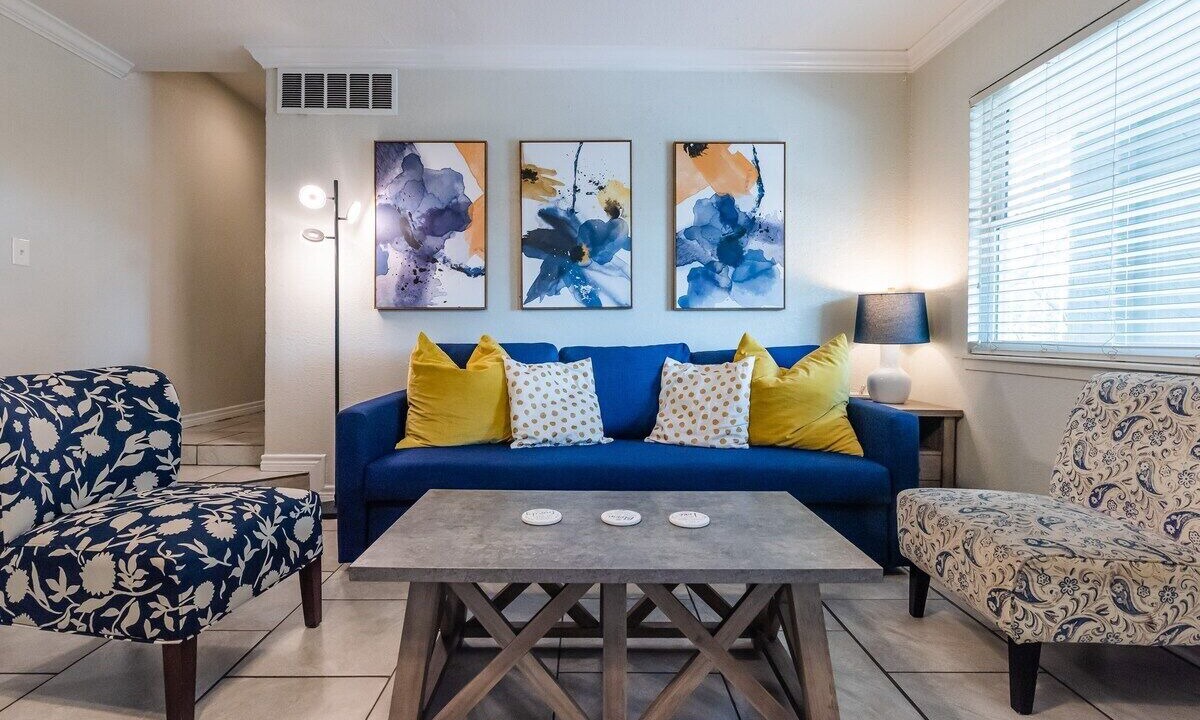 Photo of Livingroom in Mahncke Park