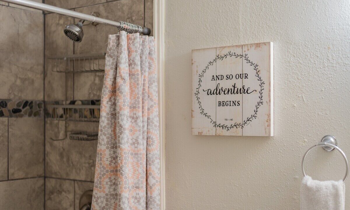 Photo of Bathroom in Mahncke Park