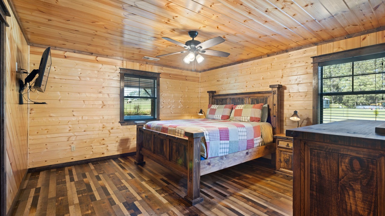 Photo of Bedroom in Golden