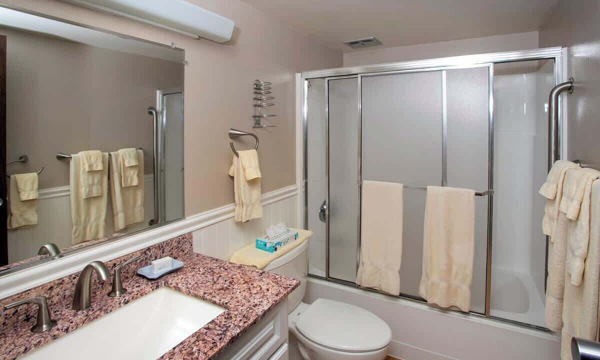 Photo of Bathroom in Gearhart