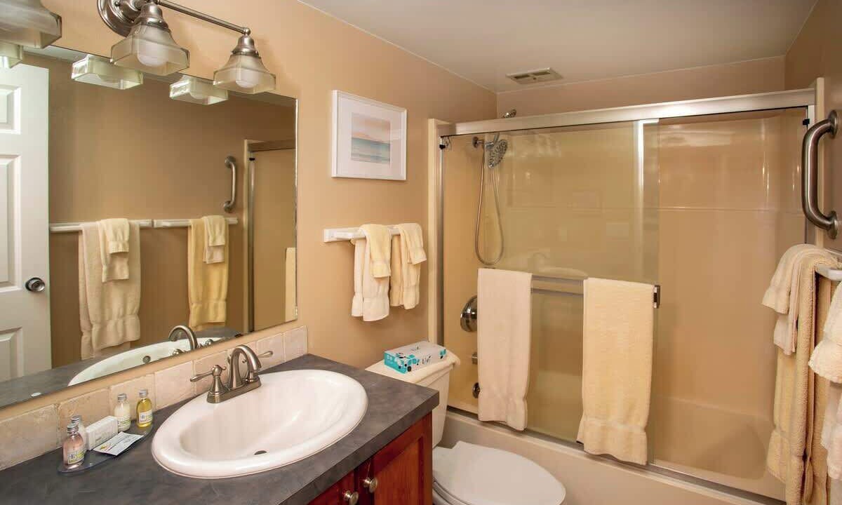 Photo of Bathroom in Gearhart