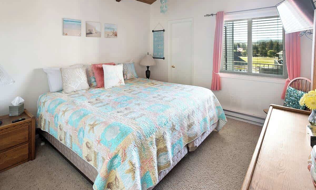 Photo of Bedroom in Gearhart