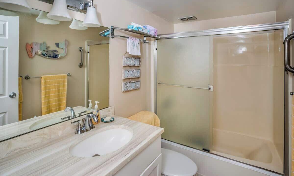 Photo of Bathroom in Gearhart