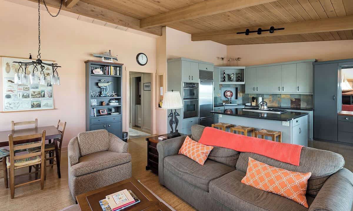Photo of Livingroom in Gearhart