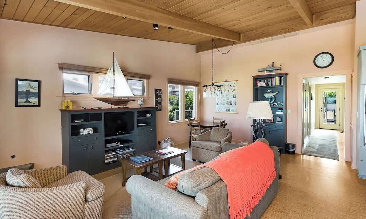 Photo of Livingroom in Gearhart