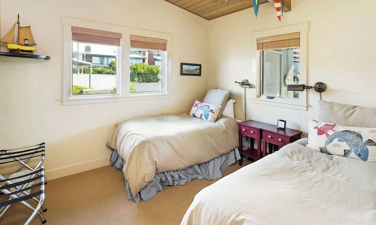Photo of Bedroom in Gearhart