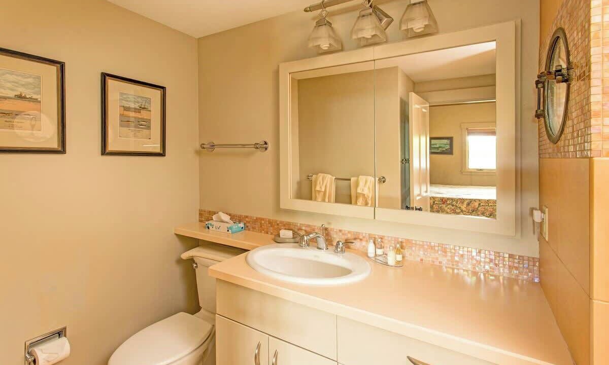 Photo of Bathroom in Gearhart