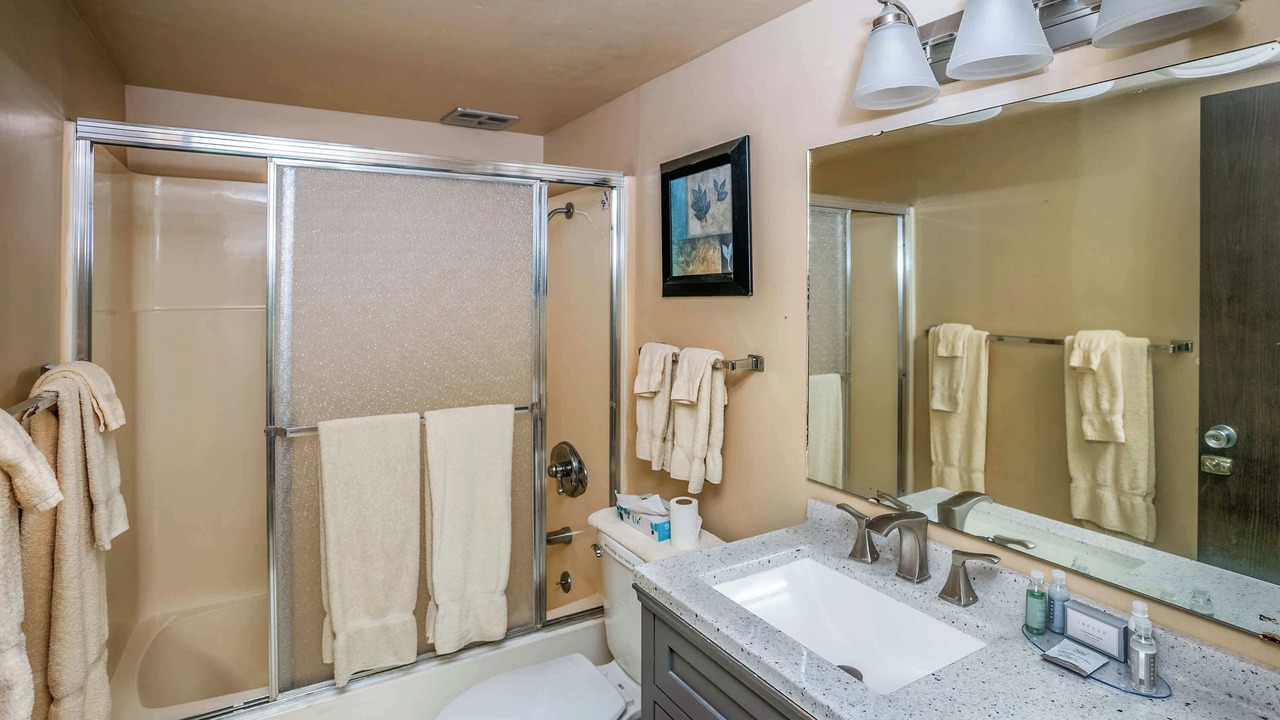 Photo of Bathroom in Gearhart