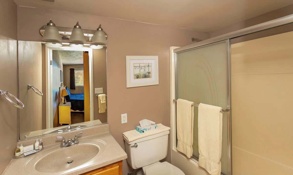 Photo of Bathroom in Gearhart