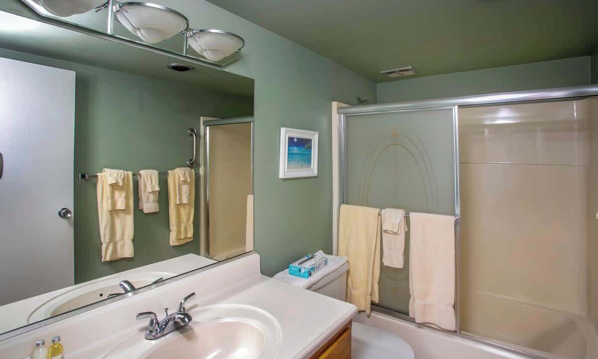 Photo of Bathroom in Gearhart