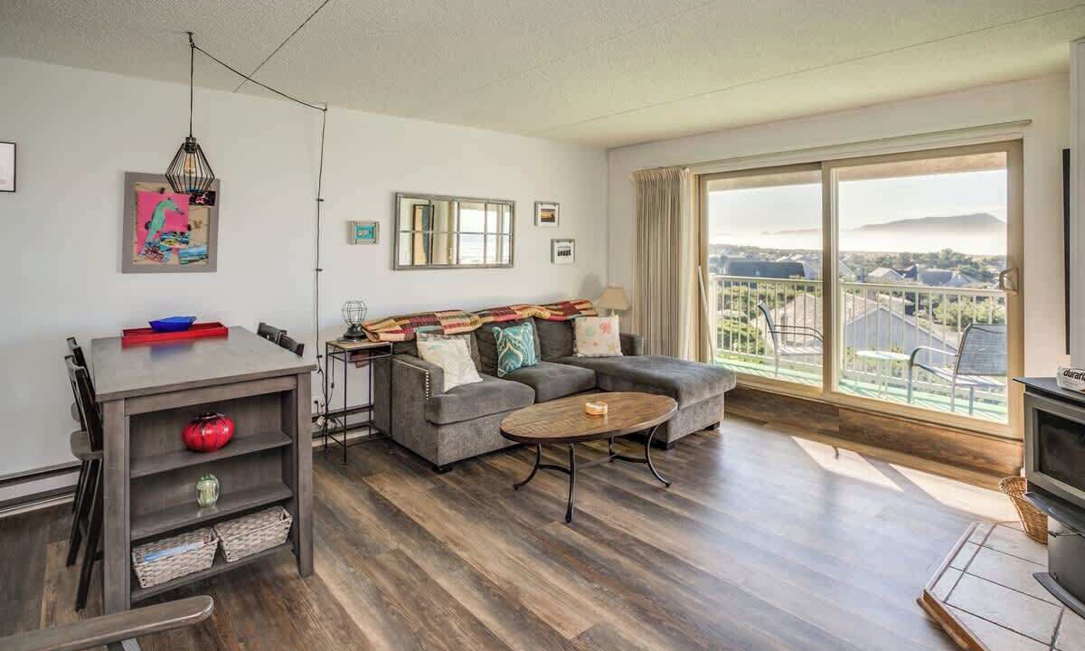 Photo of Livingroom in Gearhart