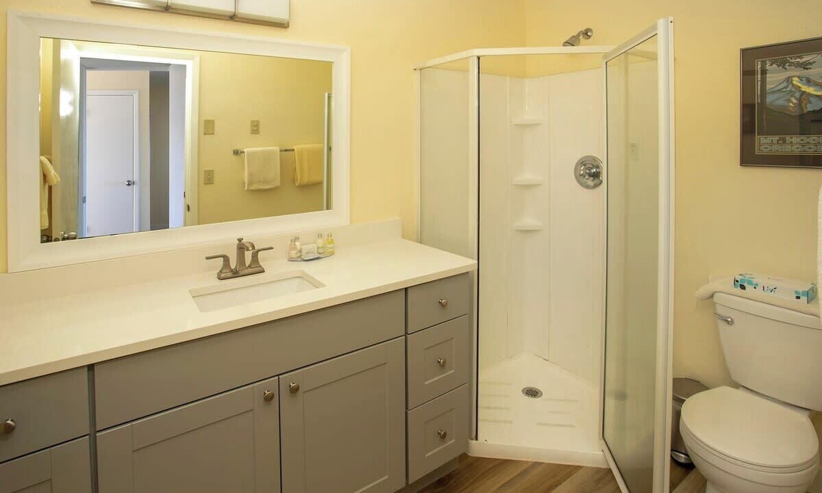Photo of Bathroom in Gearhart
