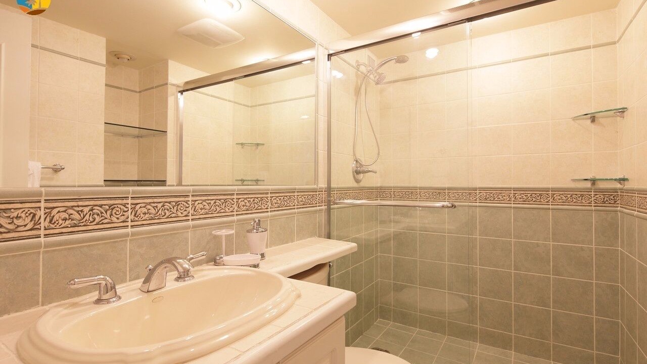 Photo of Bathroom in Mid Beach