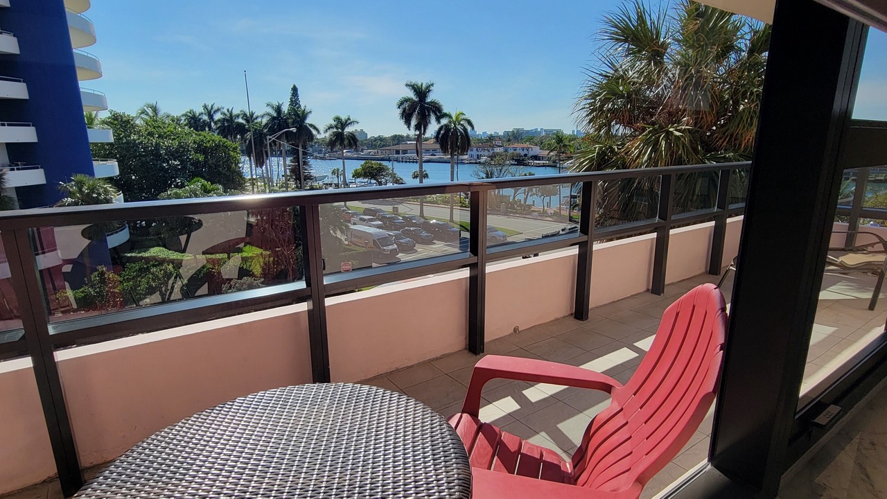 Photo of Outdoor in Mid Beach