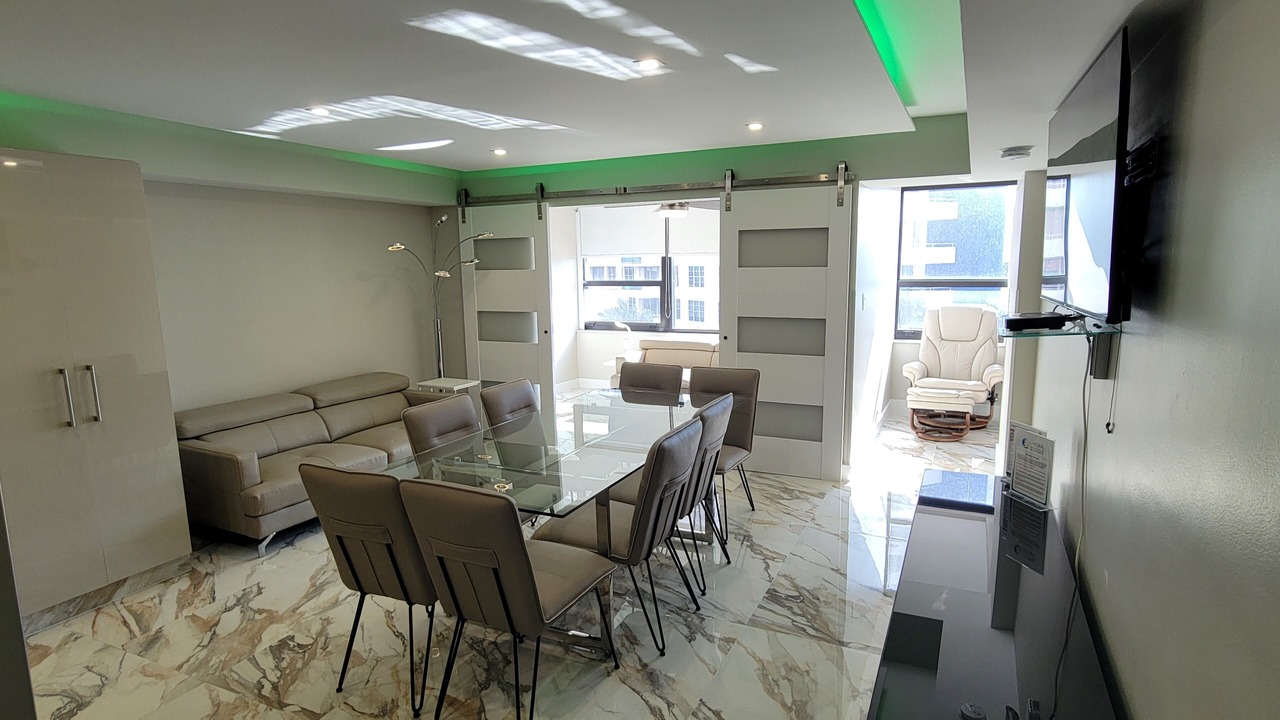 Photo of Others in Mid Beach