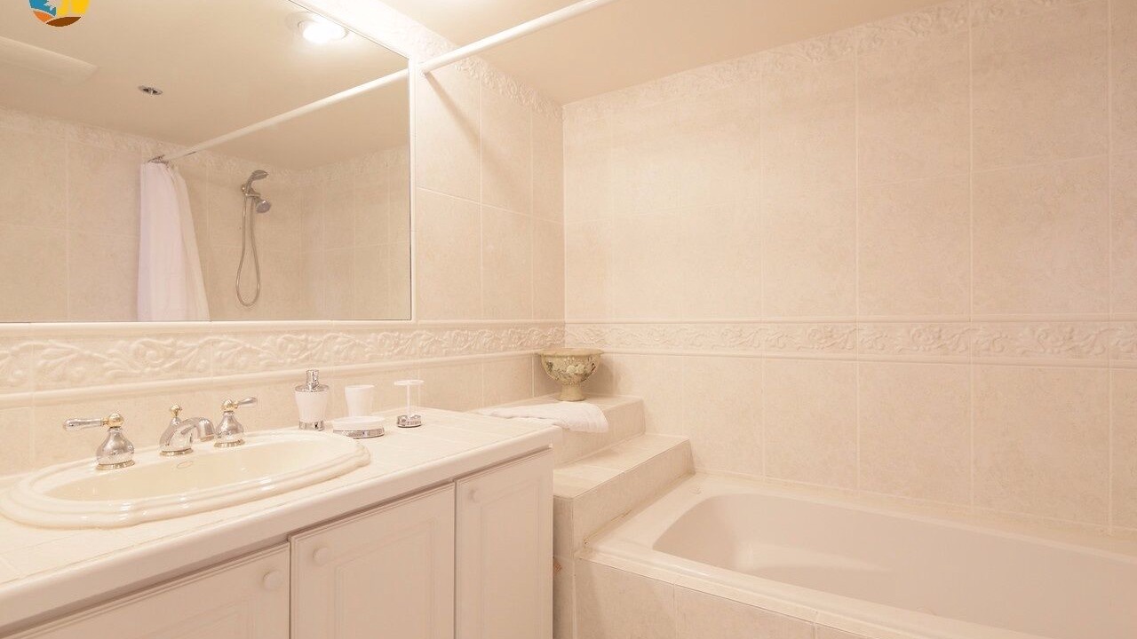 Photo of Bathroom in Mid Beach