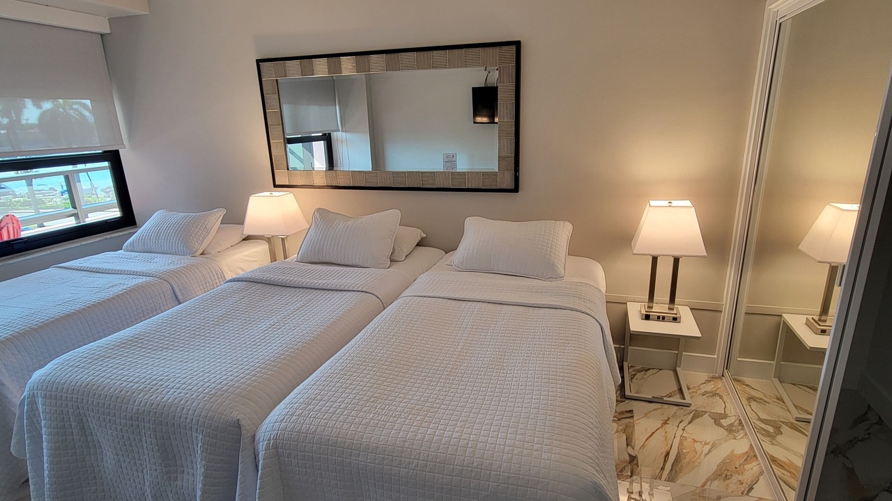 Photo of Bedroom in Mid Beach