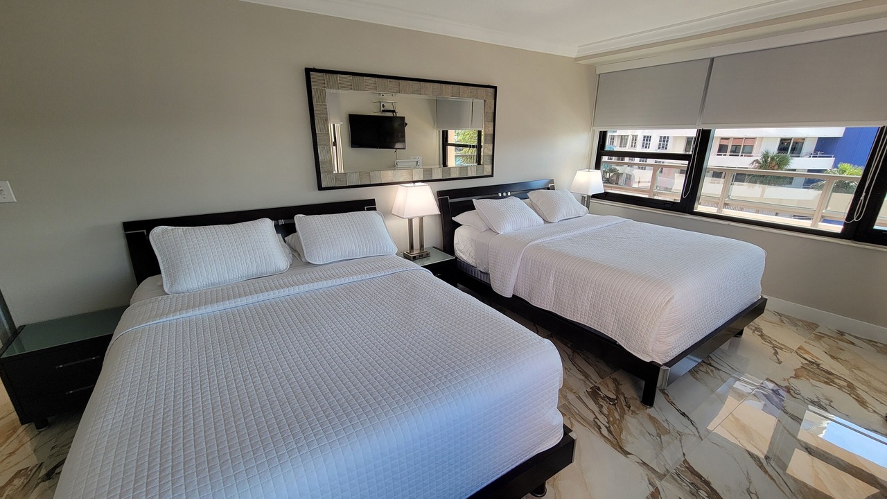 Photo of Bedroom in Mid Beach